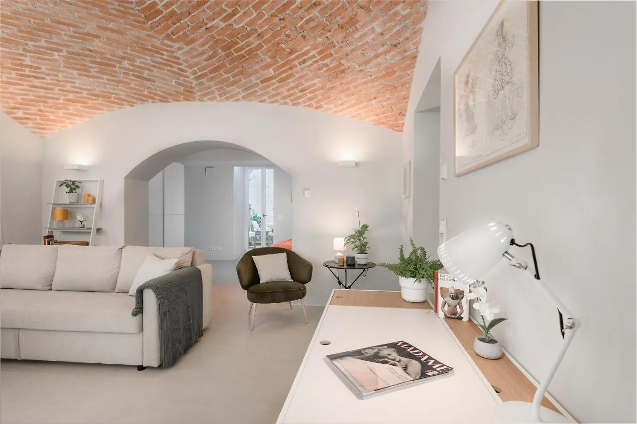 Exklusiv: Historisches Apartment Mit Deckengewoelbe Munich