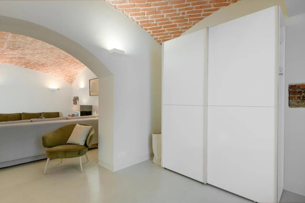 Exklusiv: Historisches Apartment Mit Deckengewoelbe Munich